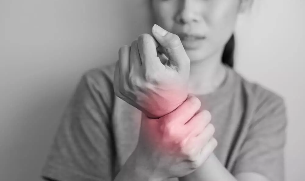 腱鞘炎による手首の痛み