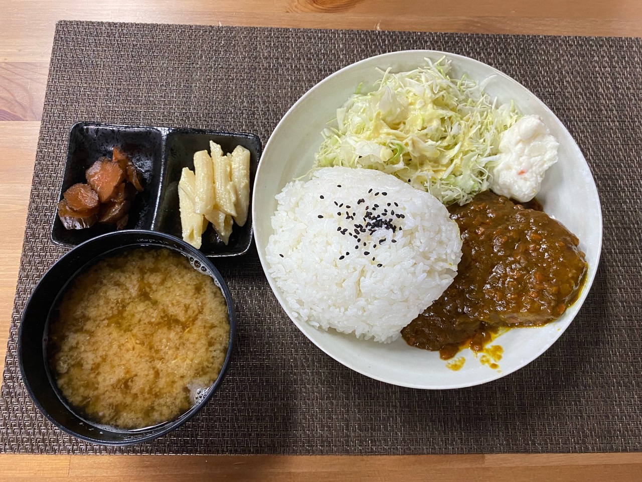 ハンバーグカレーソースプレート